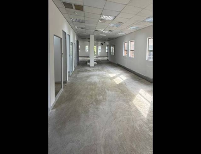 3,356M² OFFICE TO LET IN HALFWAY GARDENS
